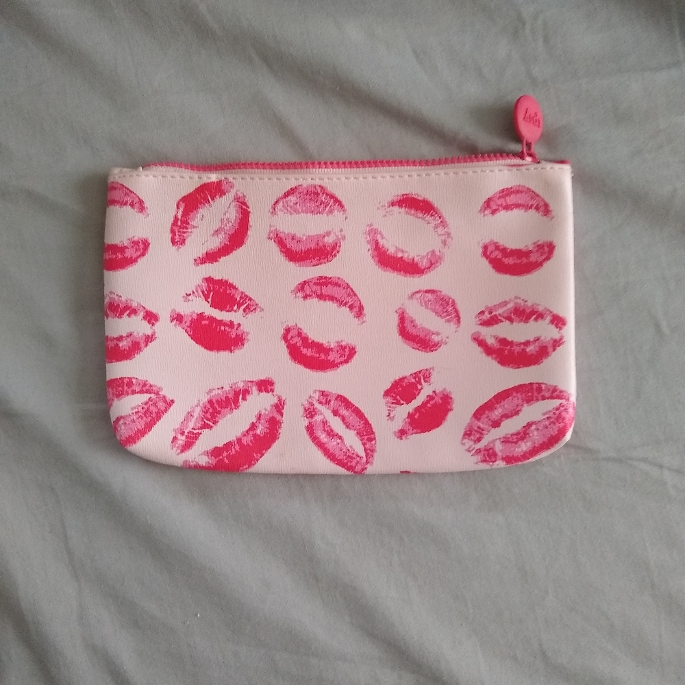 💙Ipsy Pink Lips and Kisses Makeup Bag (3 for $20)